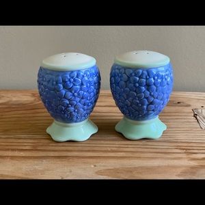 Pfaltzgraff SUMMER BREEZE Salt Pepper shakers